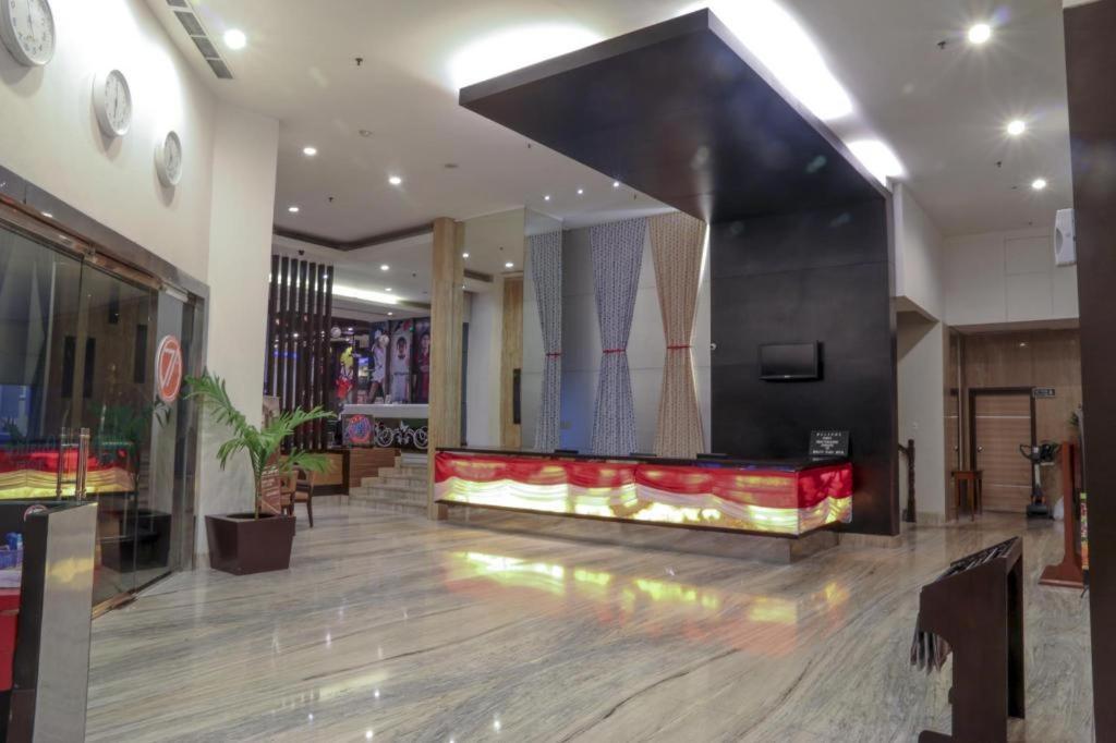 Almadera Hotel Makassar Eksteriør bilde