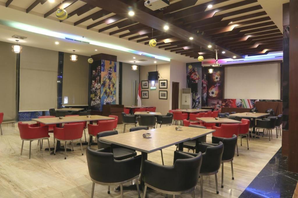 Almadera Hotel Makassar Eksteriør bilde
