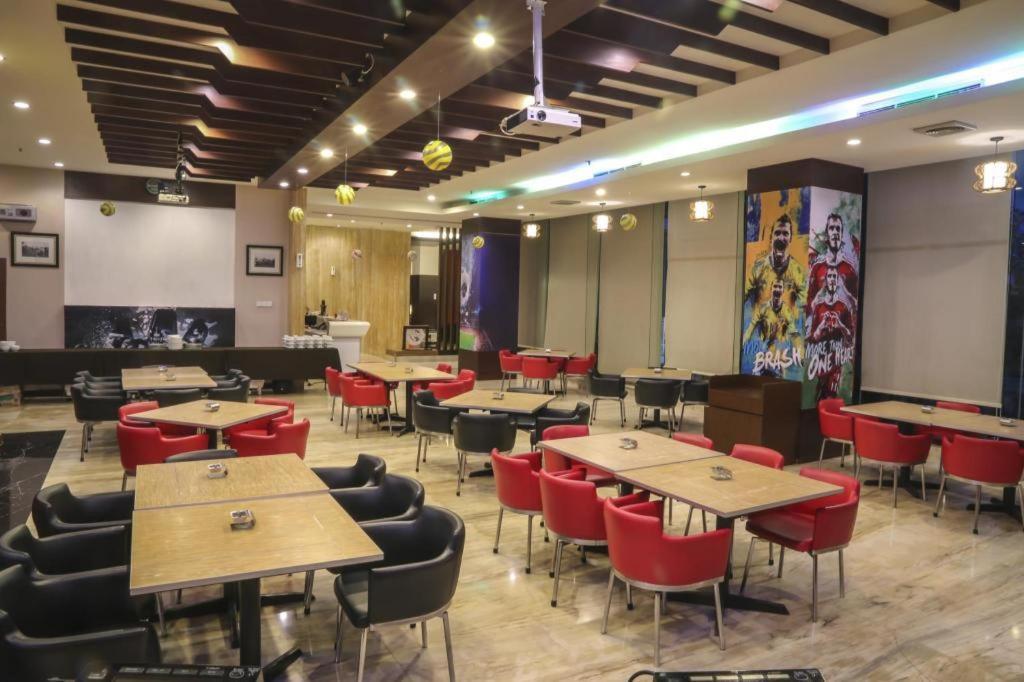 Almadera Hotel Makassar Eksteriør bilde