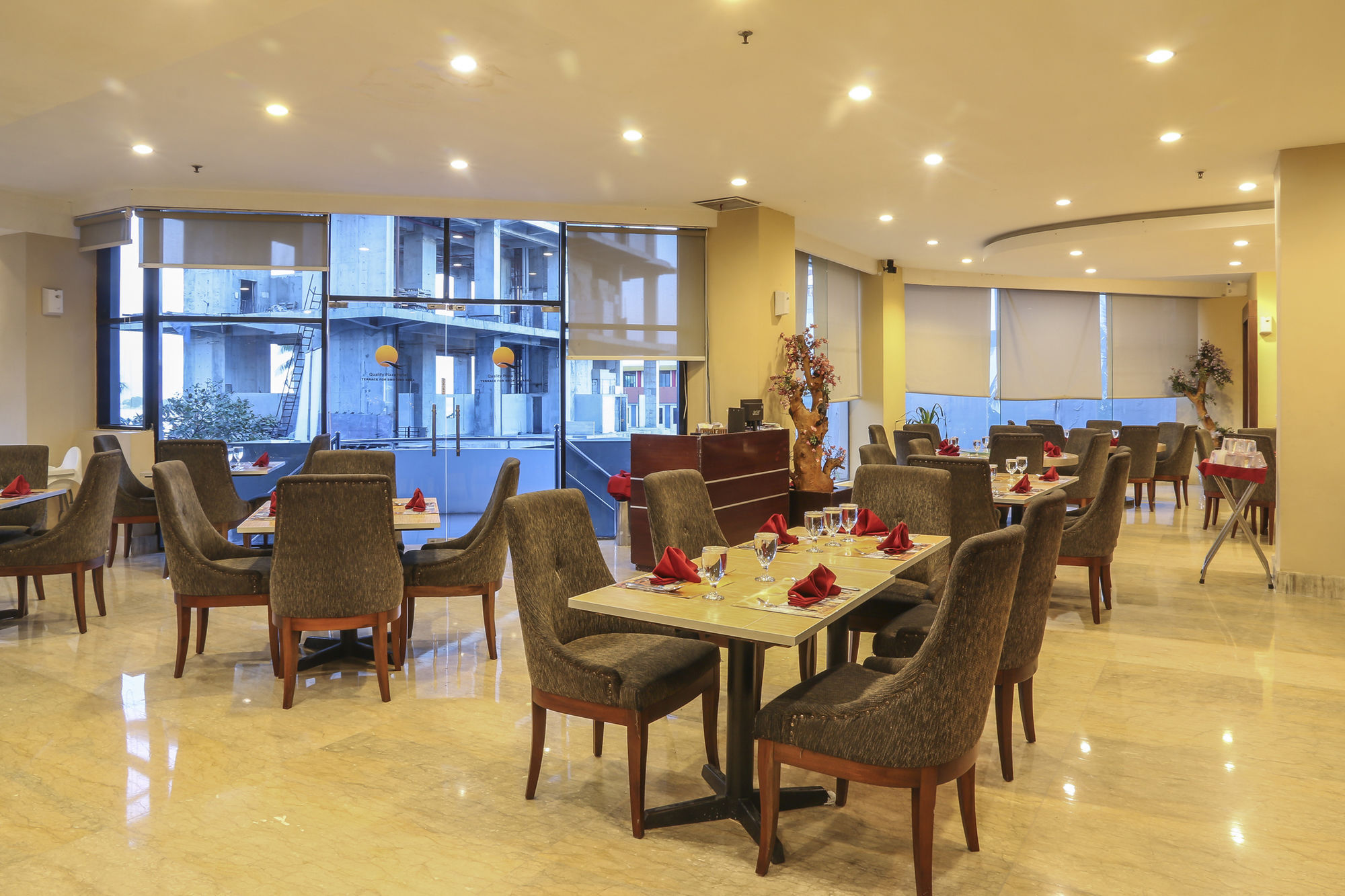 Almadera Hotel Makassar Eksteriør bilde