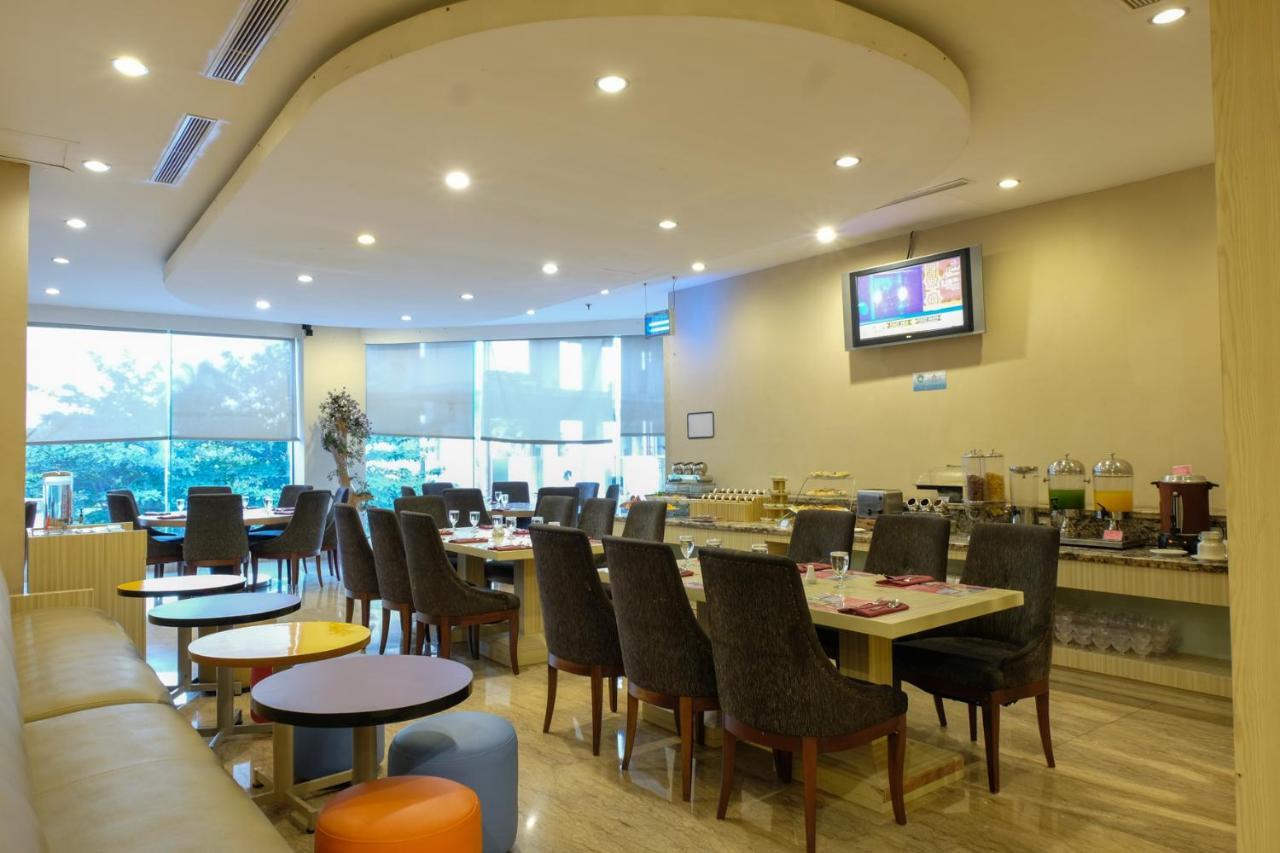 Almadera Hotel Makassar Eksteriør bilde