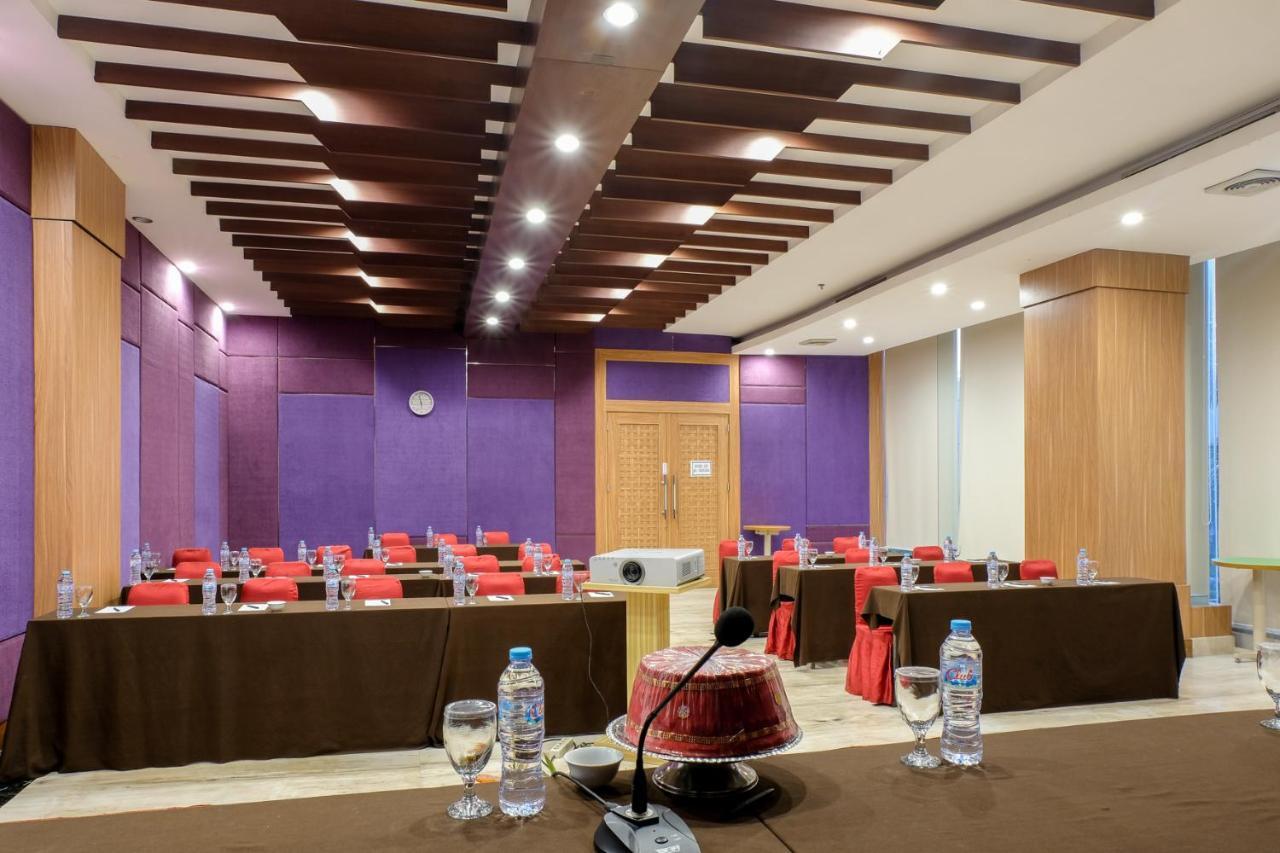 Almadera Hotel Makassar Eksteriør bilde