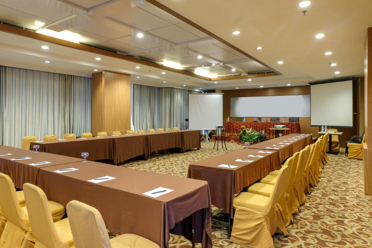 Almadera Hotel Makassar Eksteriør bilde