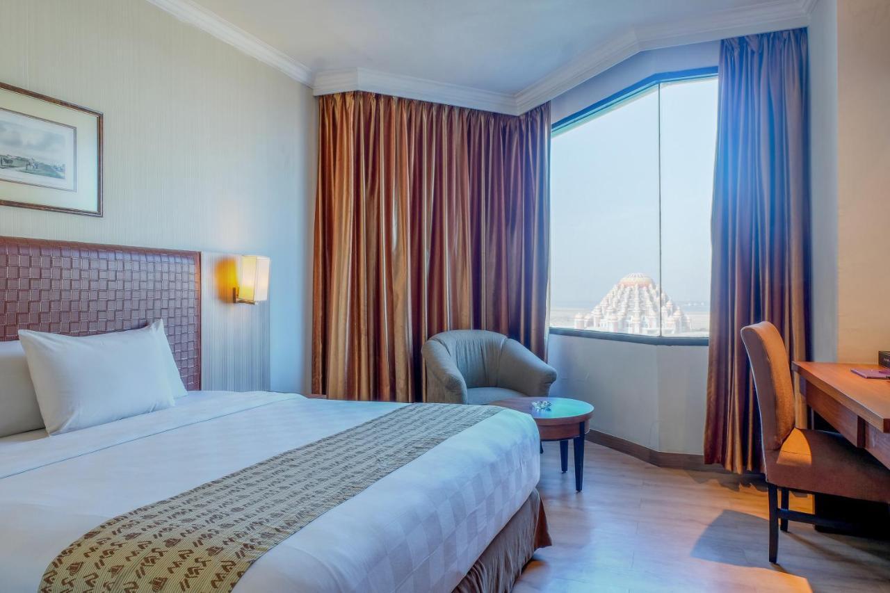 Almadera Hotel Makassar Eksteriør bilde